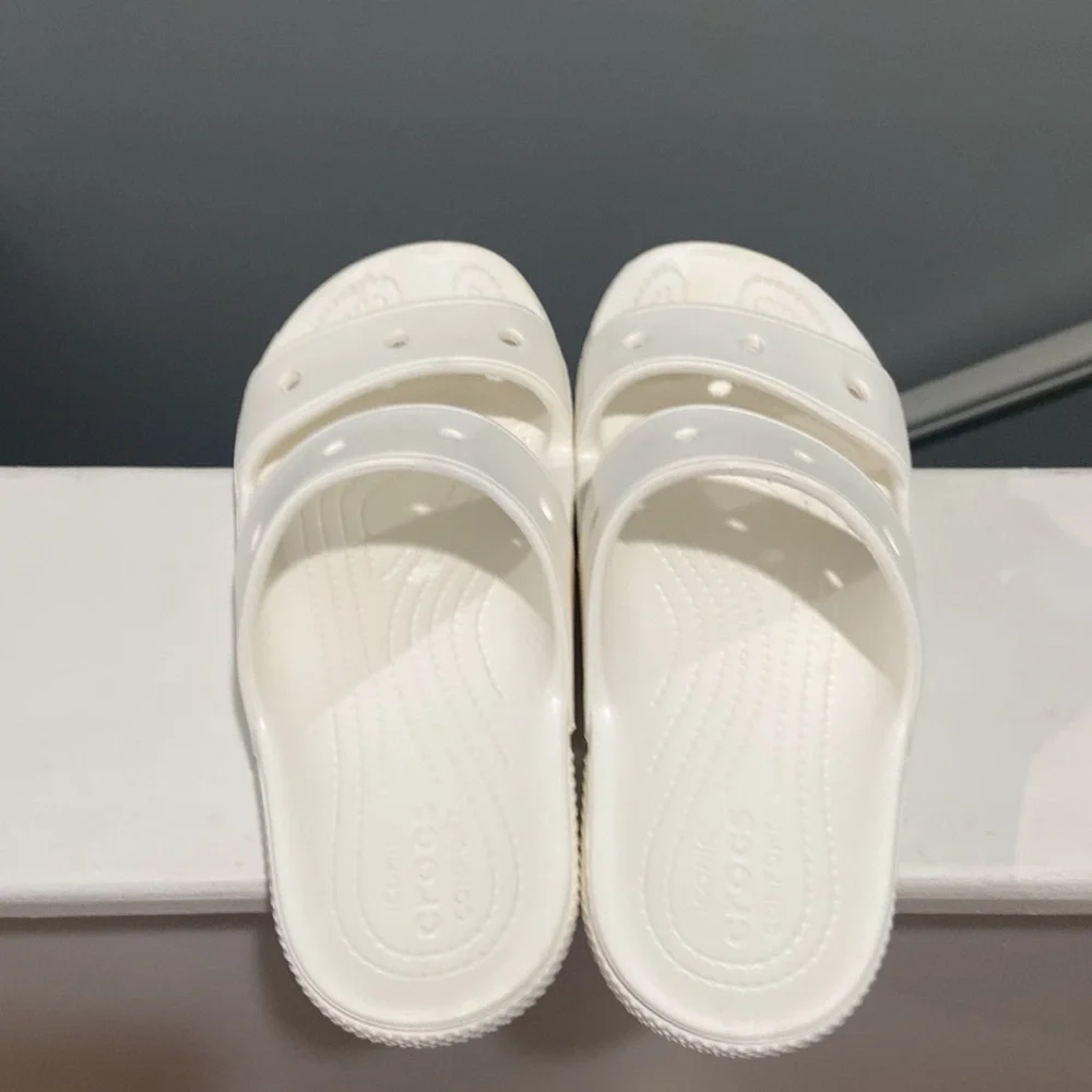 CROCS White CROCS Slide Sandals men's 7 women's 9 worn once 14 holes for charms
